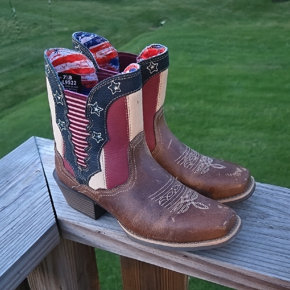 Justin Womens Patriotic Western Cowboy COWGIRL  Boots BootieS 7.5 B ❤️🤍💙 - Picture 1 of 12